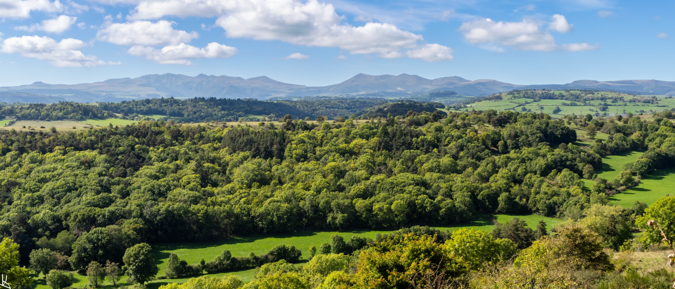 Puy d'Olloix - vue vers la vallée de Chaudefour